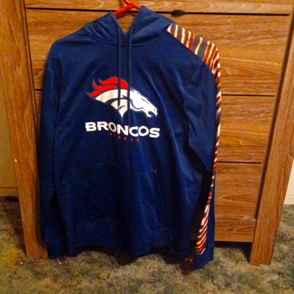 NFL Broncos Hoodie Size L